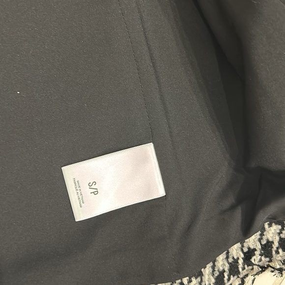 Great condition size small express black and white Houndstooth blazer - Picture 6 of 6